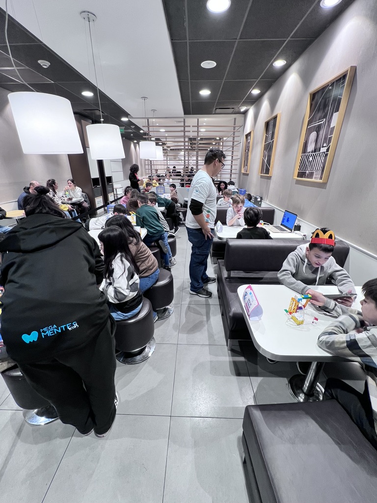 LEGO Experience McDonald's · Megamentes
