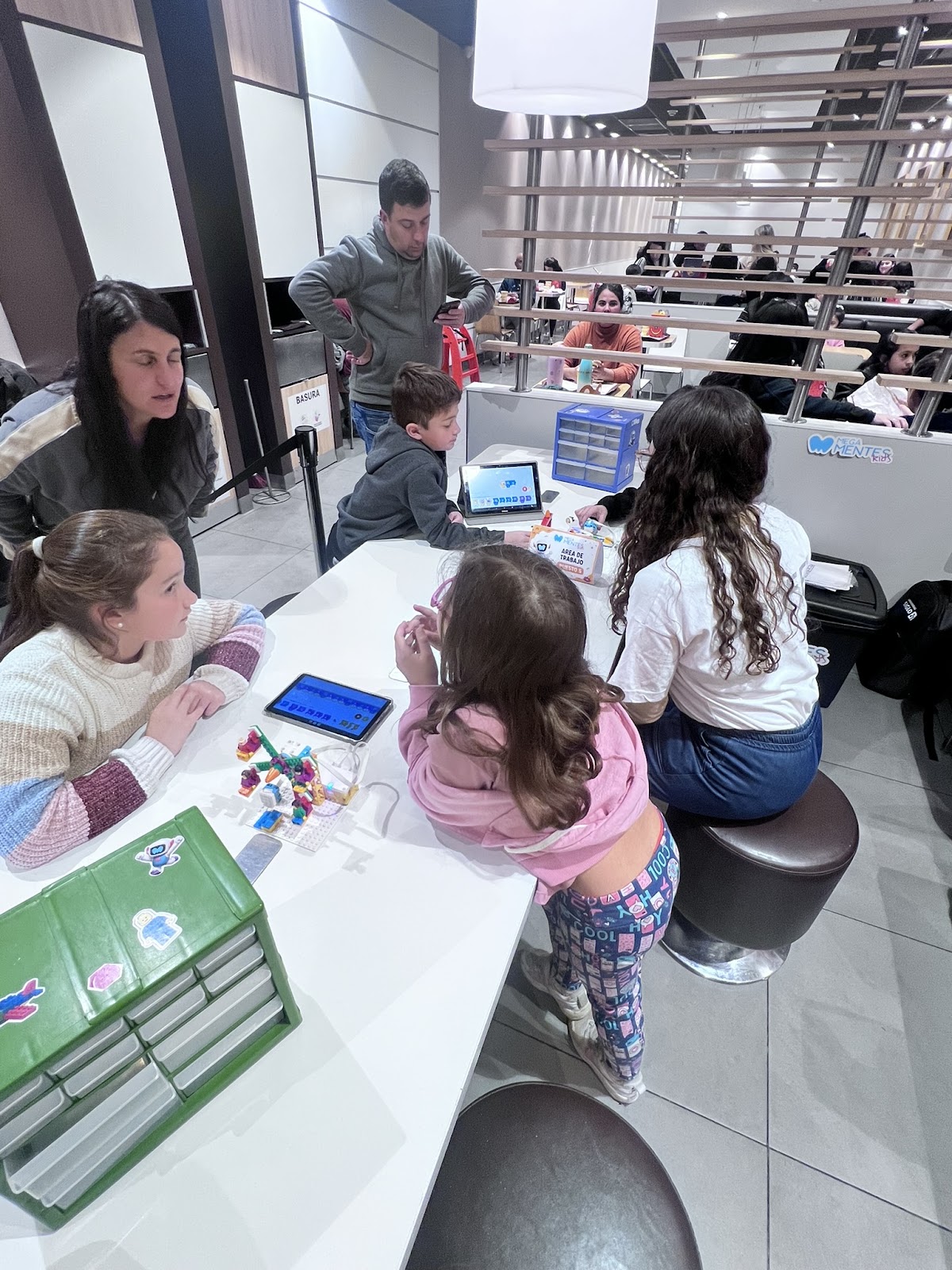 LEGO Experience McDonald's · Megamentes