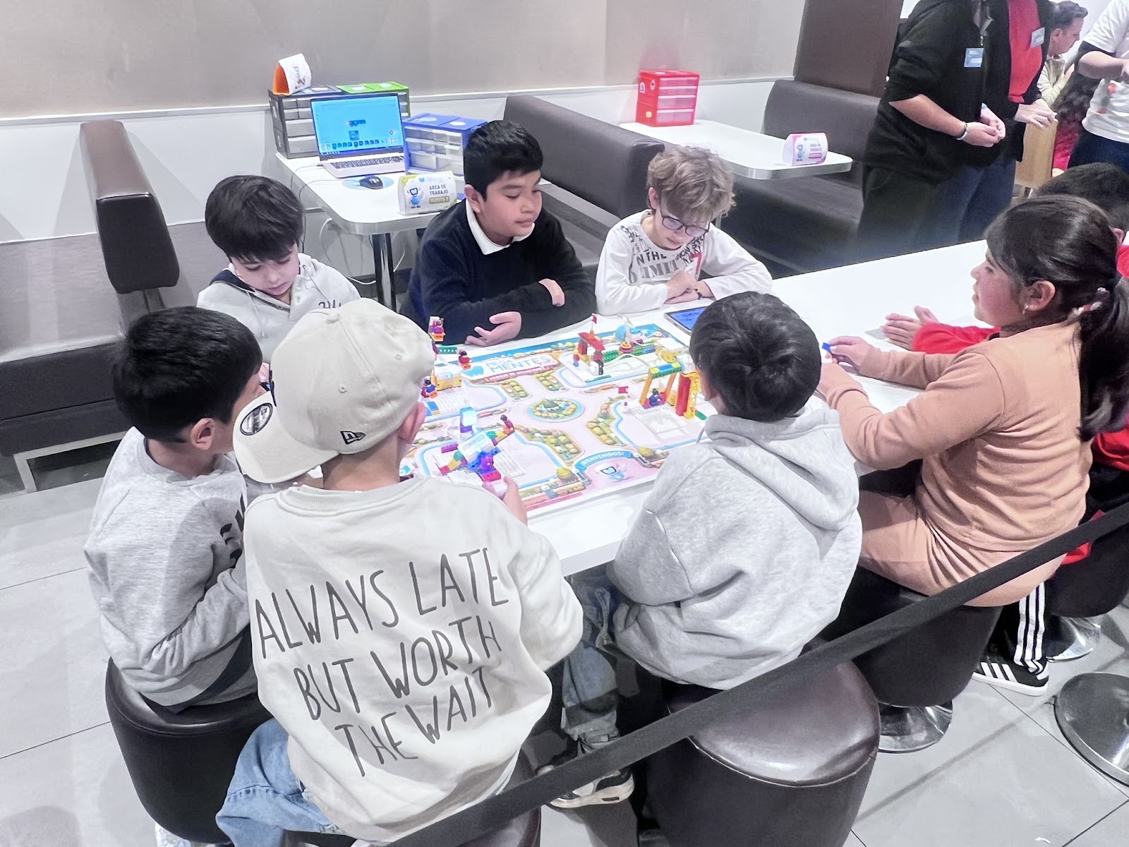 LEGO Experience McDonald's · Megamentes