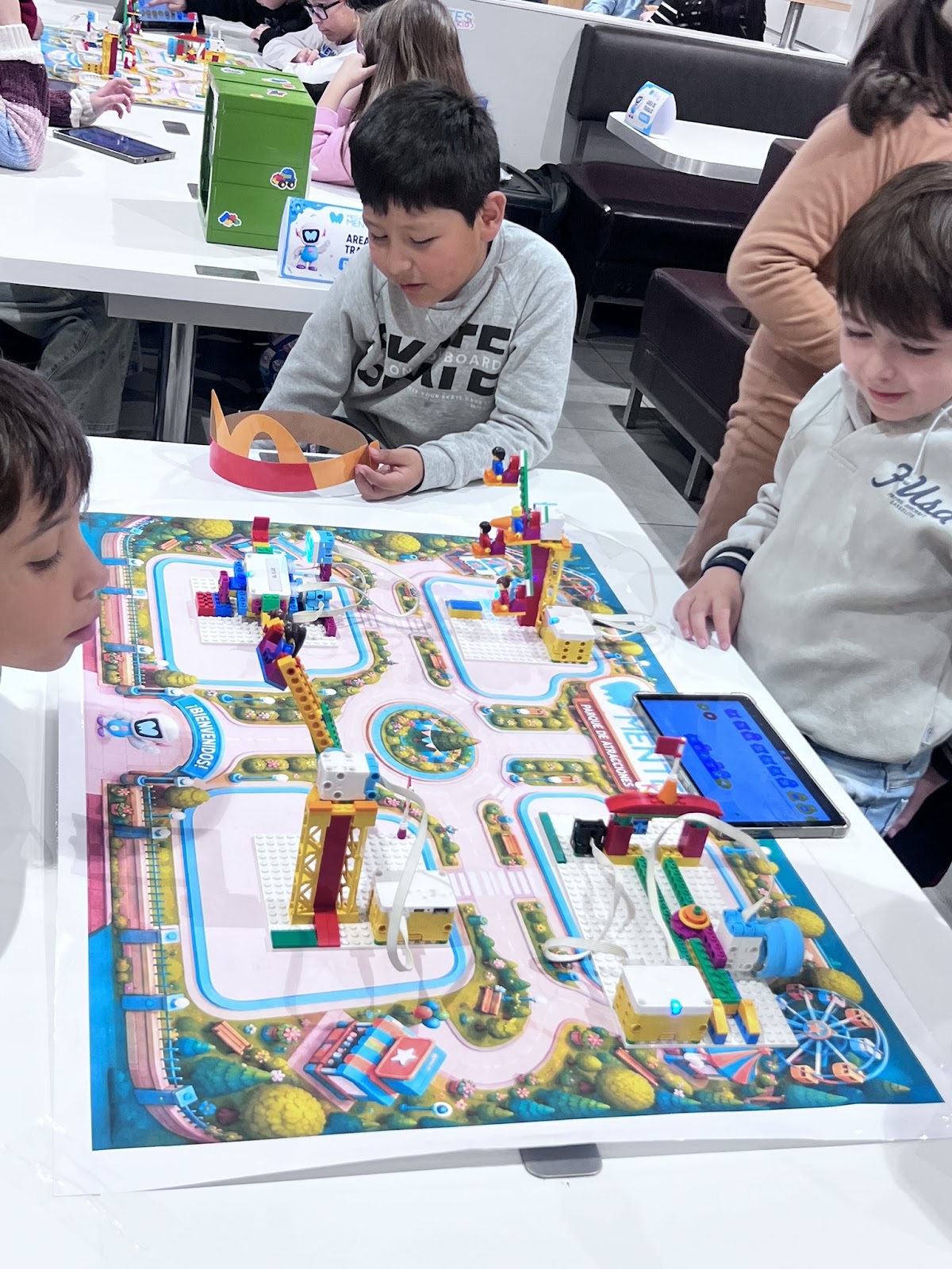LEGO Experience McDonald's · Megamentes