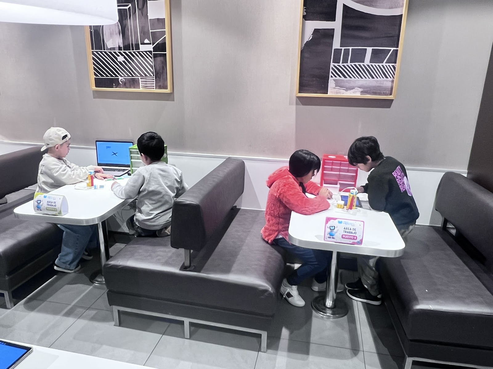 LEGO Experience McDonald's · Megamentes