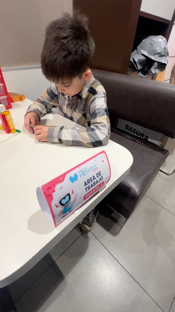 LEGO Experience McDonald's · Megamentes