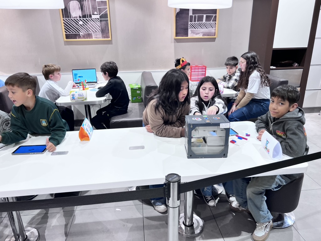 LEGO Experience McDonald's · Megamentes