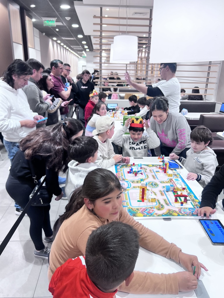 LEGO Experience McDonald's · Megamentes